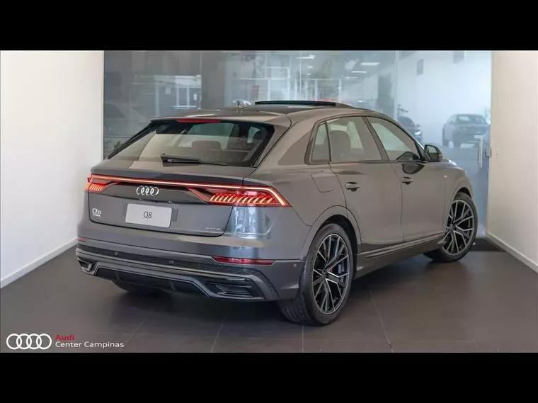 Audi Q8 Cinza 5