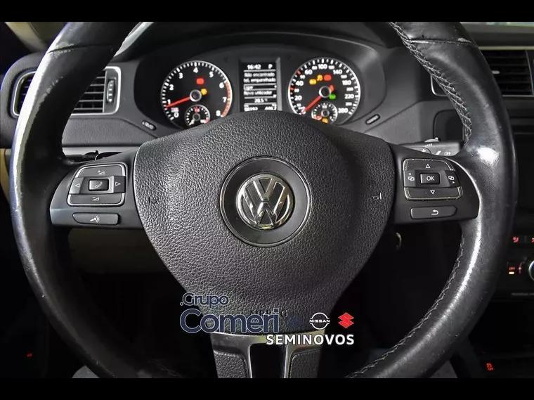 Volkswagen Jetta Prata 11